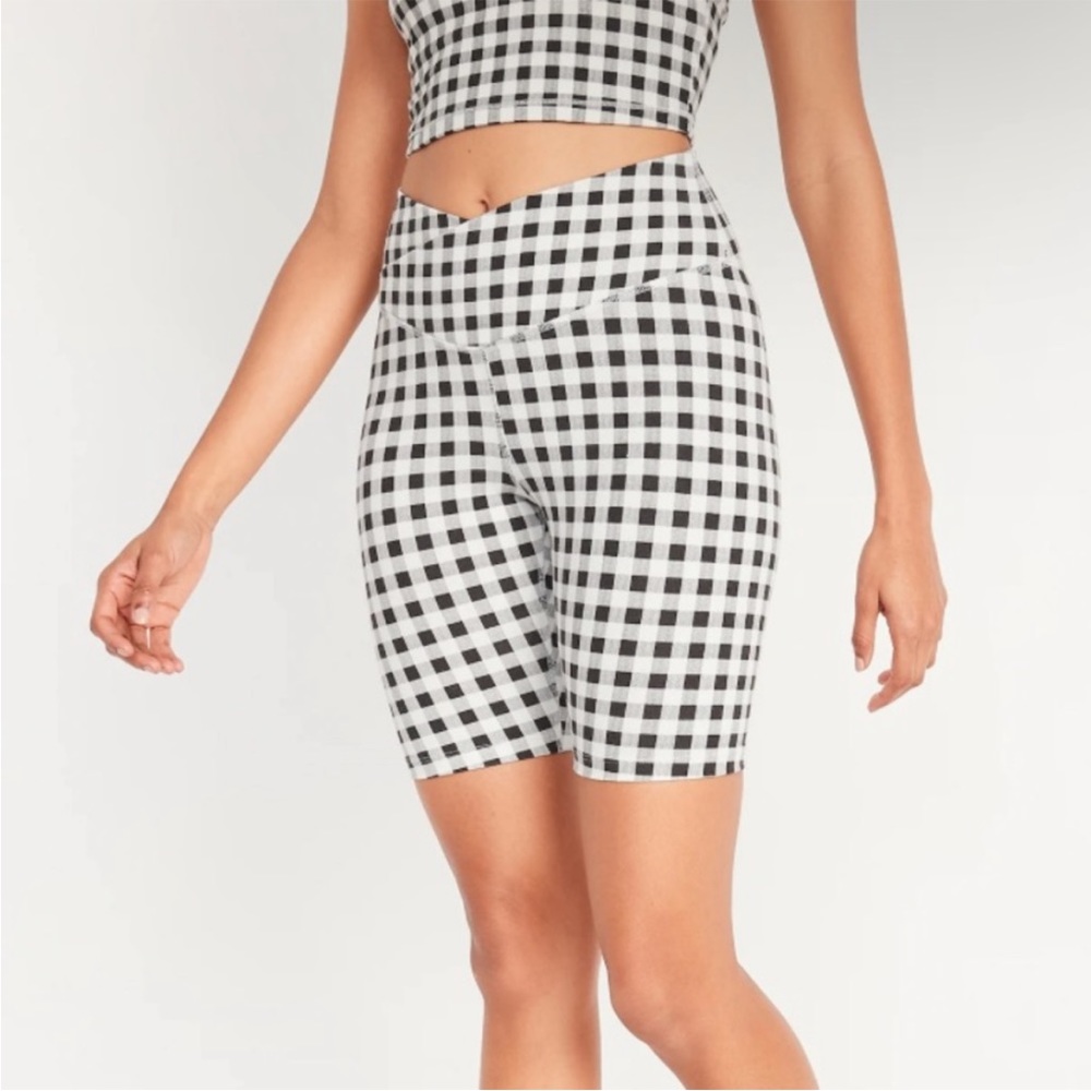 Gingham Extra High Rise Crossover Waist Bike Shorts - sz M